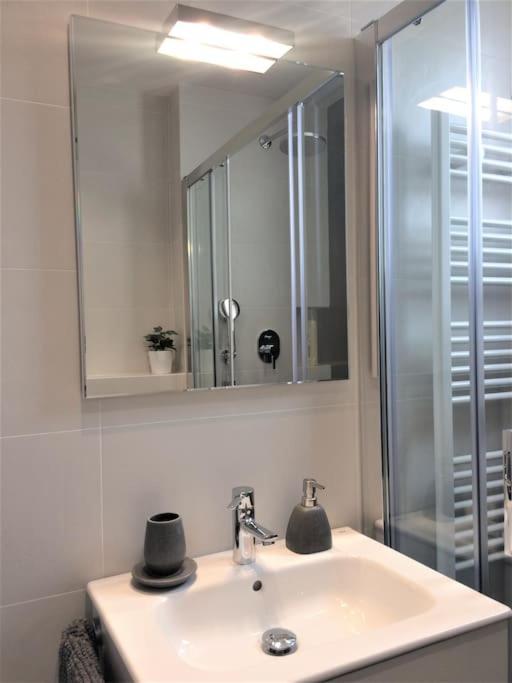 Lovely & Bright Vila Olimpica Beach Apartment Barcelona Exteriör bild